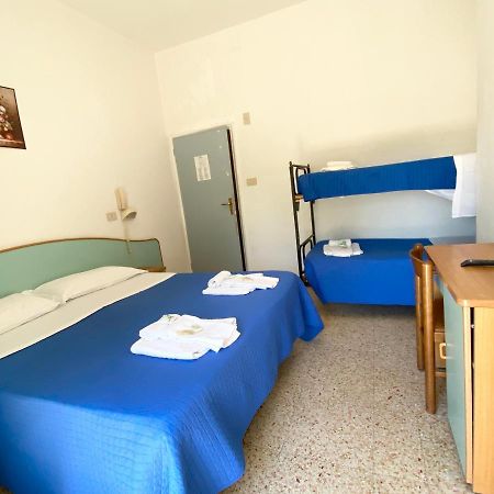 Hotel Luna Rossa Rimini Eksteriør bilde