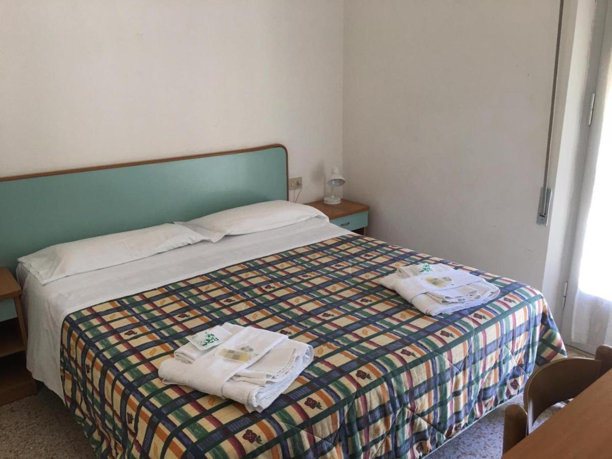 Hotel Luna Rossa Rimini Eksteriør bilde