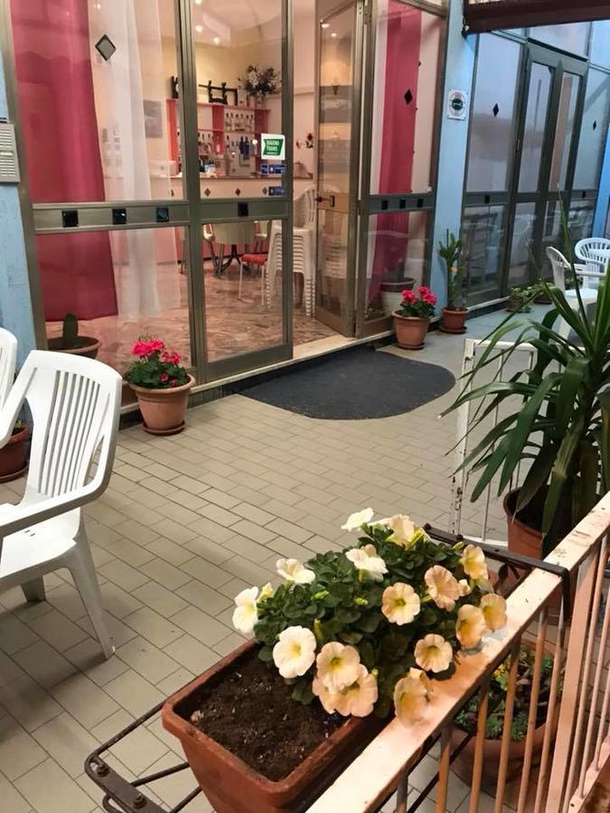 Hotel Luna Rossa Rimini Eksteriør bilde